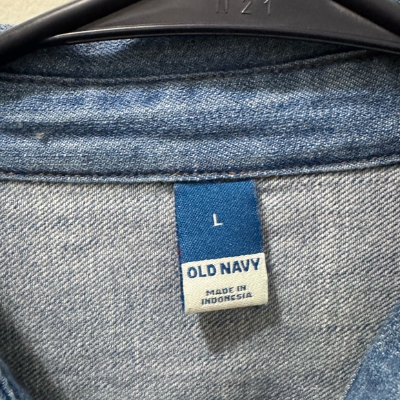 Old Navy Blue Denim-like Shirt - 100% cotton - Picture 3 of 4